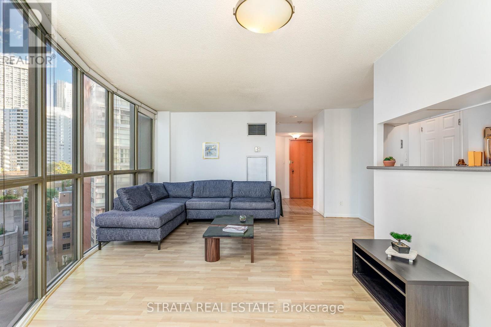 1004 - 24 WELLESLEY STREET W|Toronto (Bay Street Corridor), Ontario M4Y2X6