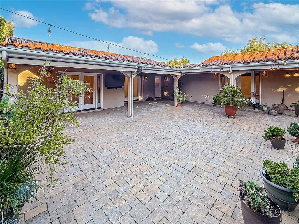 Additional image 107 of 15452 Varden, Sherman Oaks, CA 91403