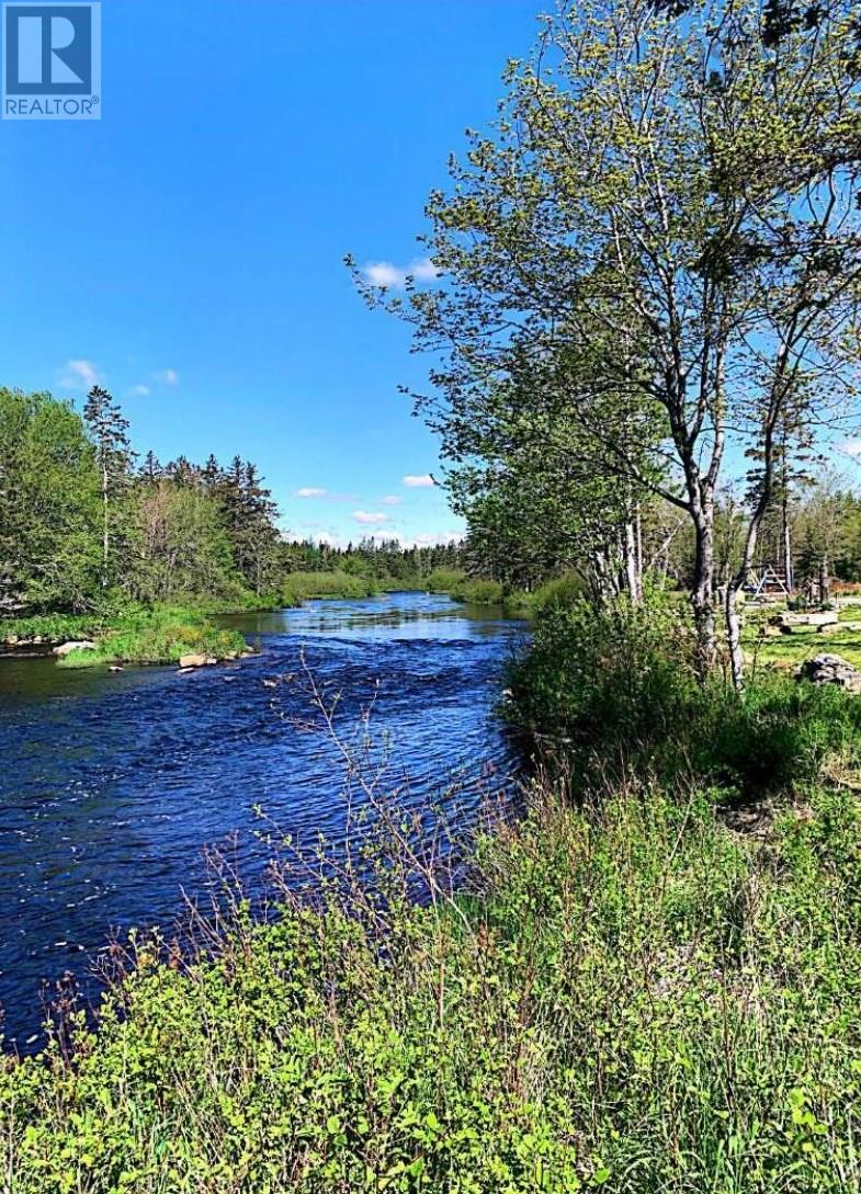 15 Nauglers Settlement Road|Moser River, Nova Scotia B0J2K0