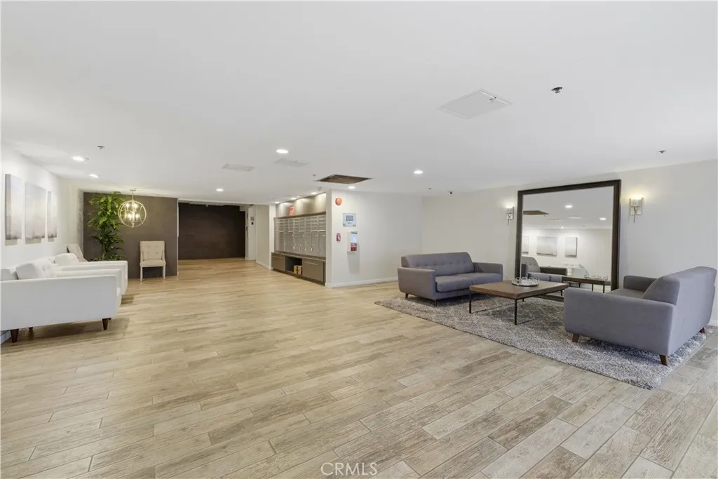 Additional image 44 of 14960 Dickens Street Unit 303, Sherman Oaks, CA 91403