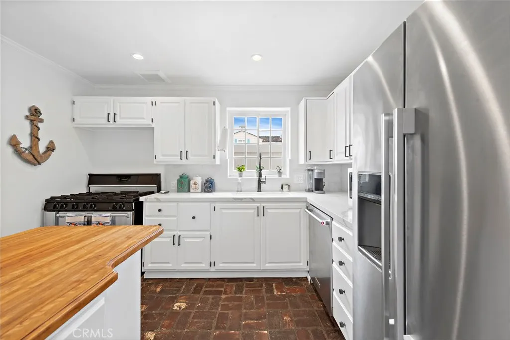 Additional image 10 of 224 Amethyst Ave, Newport Beach, CA 92662