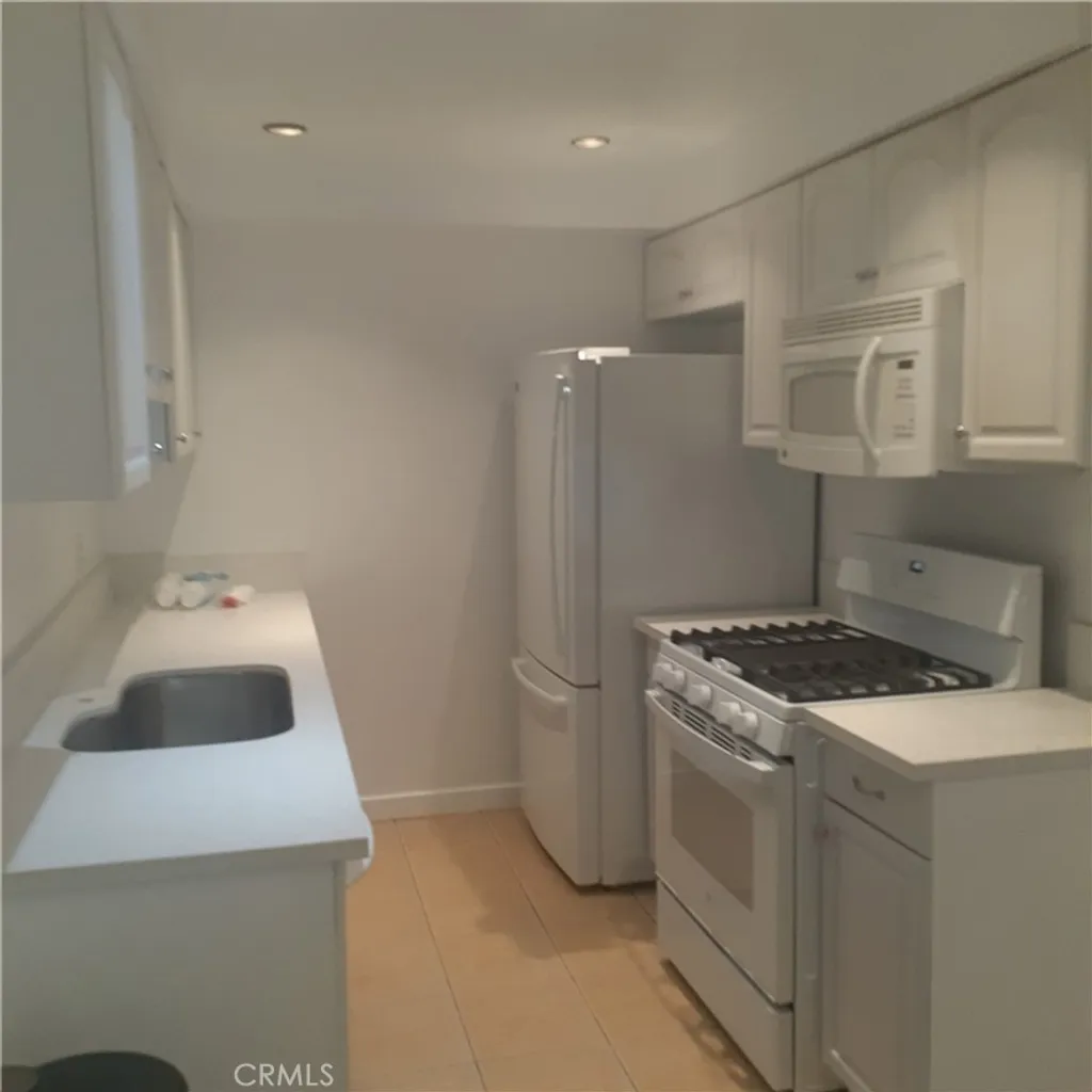 Additional image 5 of 2502 Manhattan Beach Boulevard Unit 7, Gardena, CA 90249