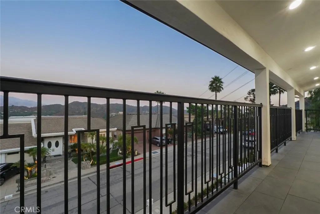 Additional image 38 of 3381 Oakmont View Dr, Glendale, CA 91208