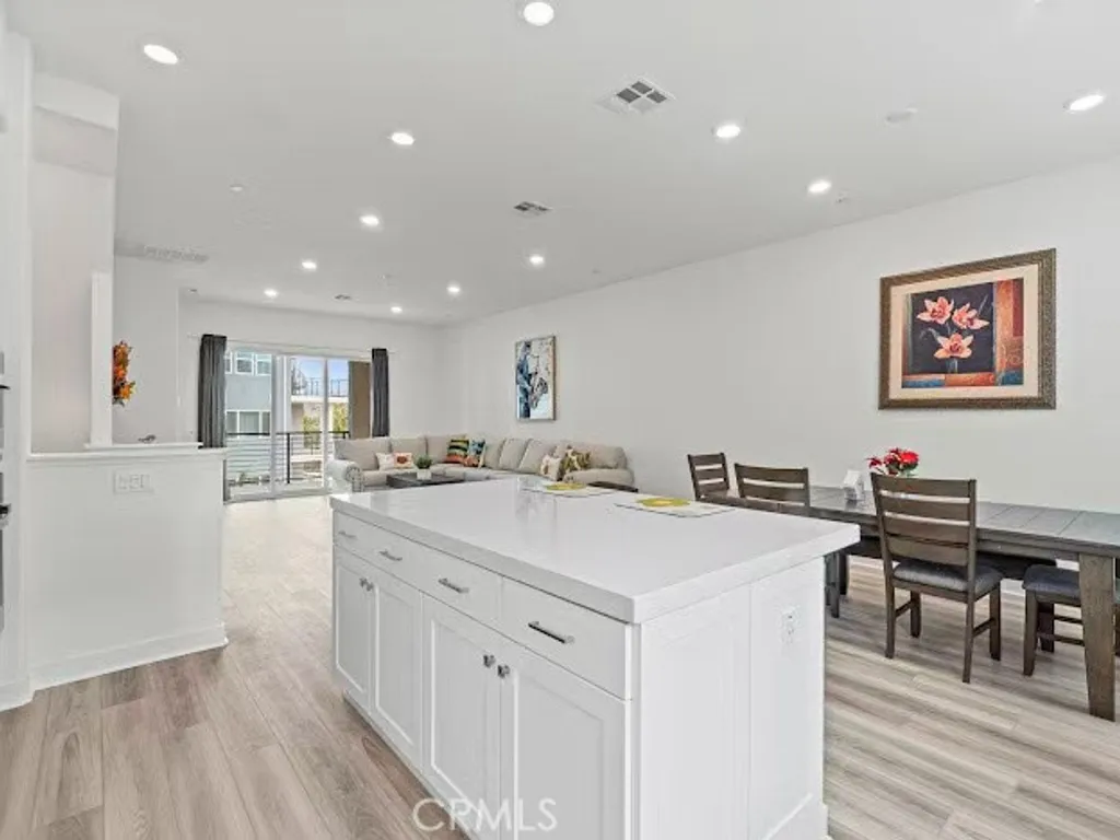 Additional image 43 of 352 Tank, Irvine, CA 92618