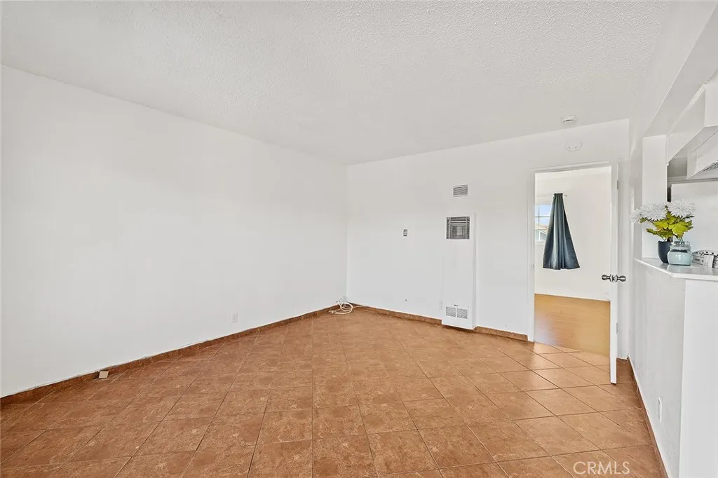 Additional image 6 of 330 W Laurel Street Unit C, Compton, CA 90220