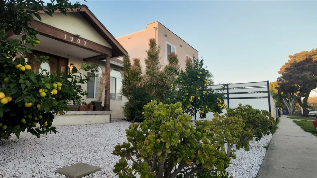 Additional image 3 of 1907 Carmona, Los Angeles, CA 90016