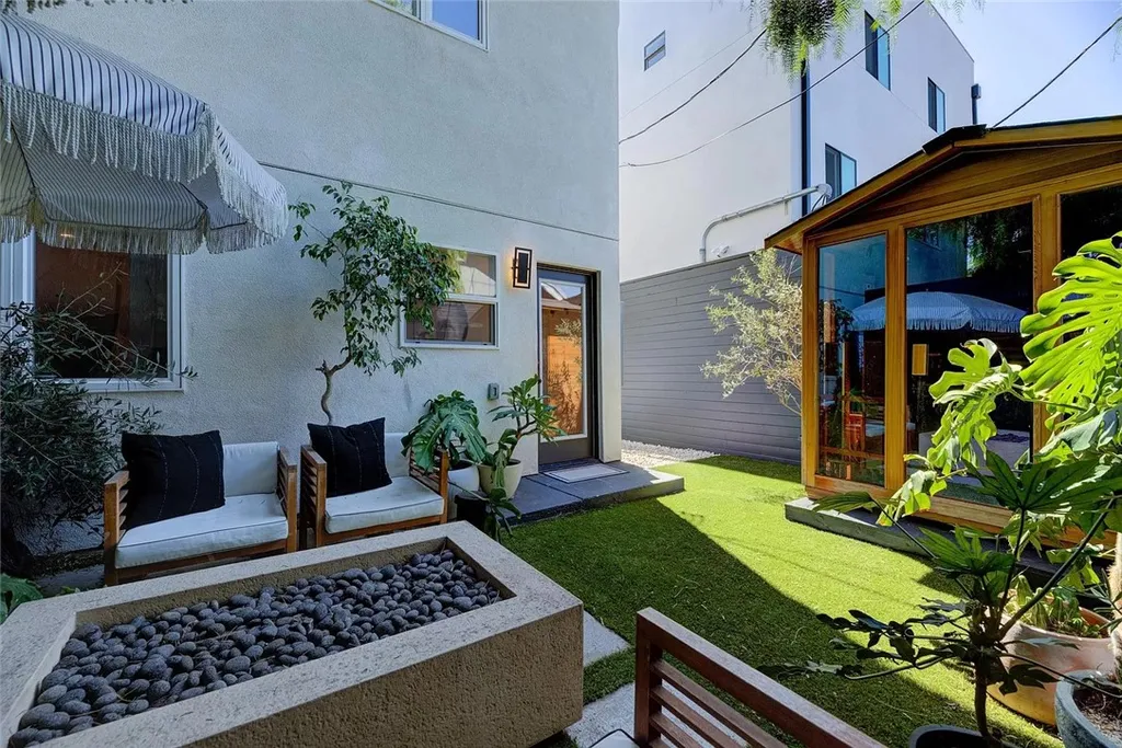 Additional image 6 of 2153 S West View Street, Los Angeles, CA 90016