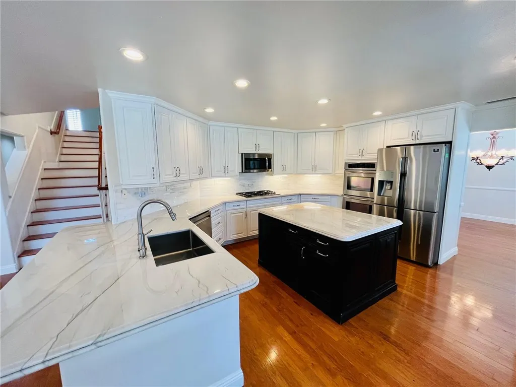 Additional image 7 of 26421 Partridge Dr, Canyon Country, CA 91387