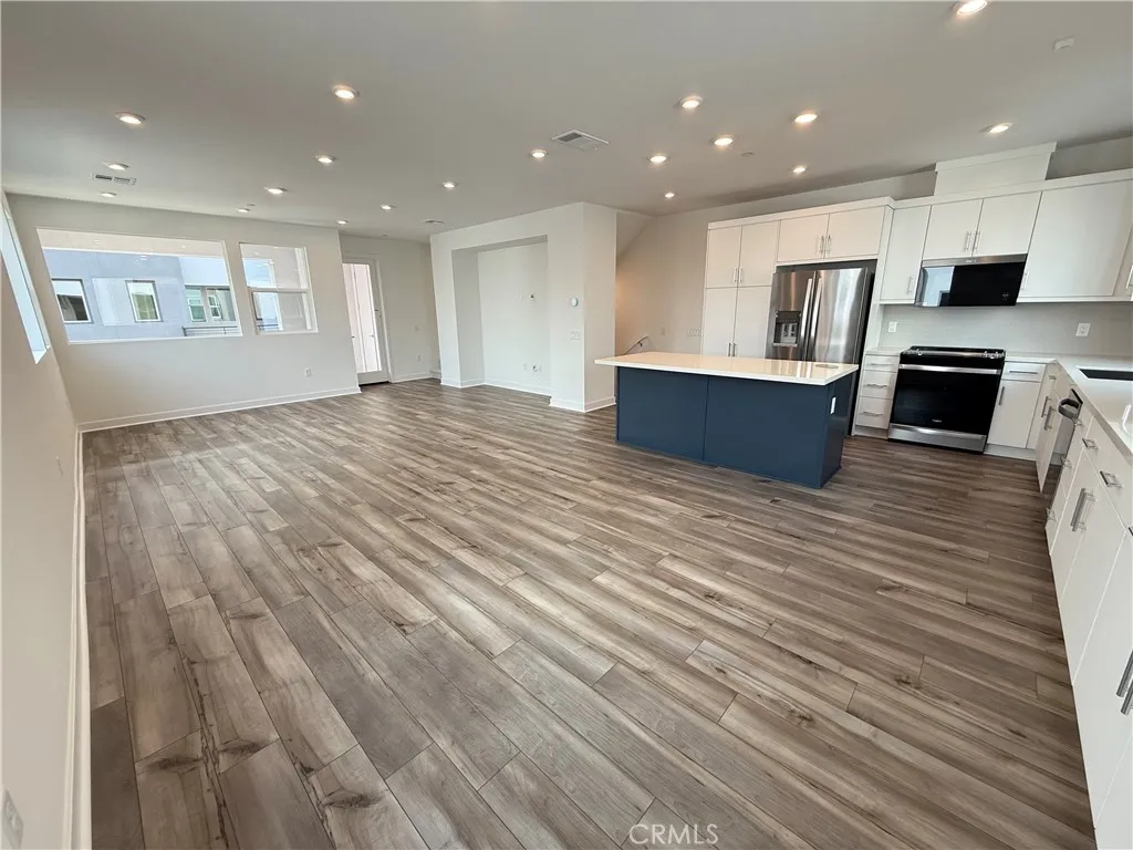 Additional image 38 of 693 S Lyon Street, Santa Ana, CA 92705