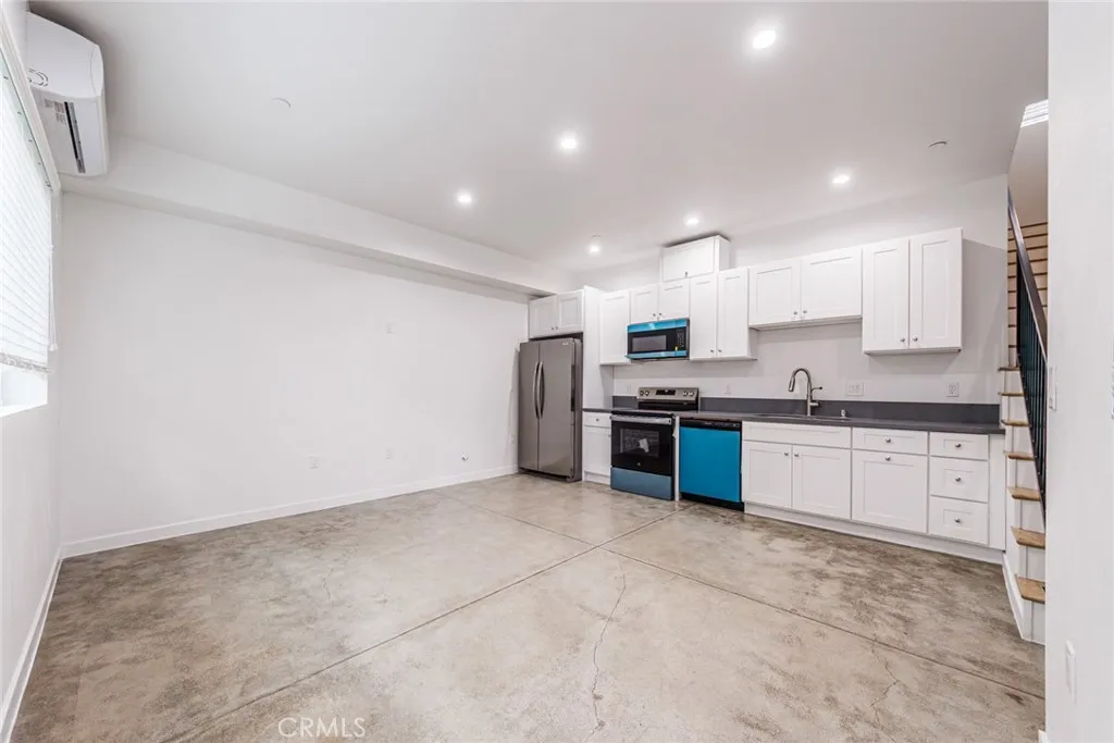 Additional image 29 of 11839 Runnymede St, North Hollywood, CA 91605