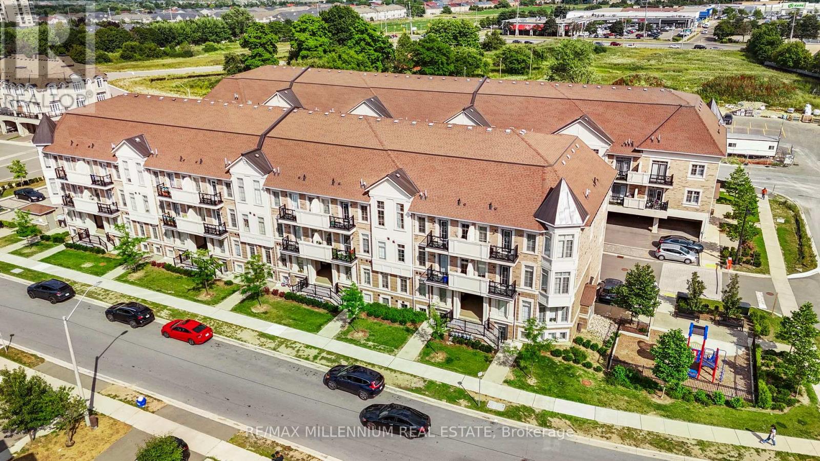 6 - 62 PRESTON MEADOW AVENUE|Mississauga (Hurontario), Ontario L4Z0C8