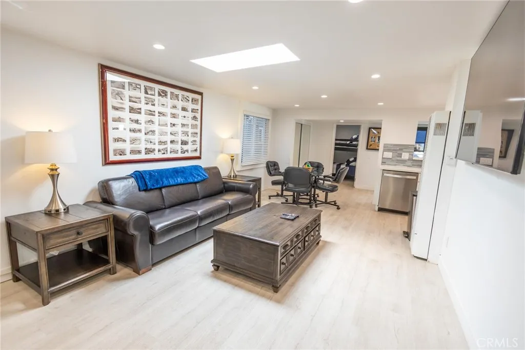 Additional image 14 of 1825 W Balboa Blvd, Newport Beach, CA 92663