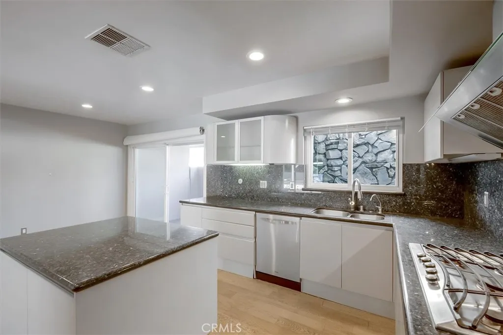 Additional image 82 of 24216 Calvert Street, Woodland Hills, CA 91367