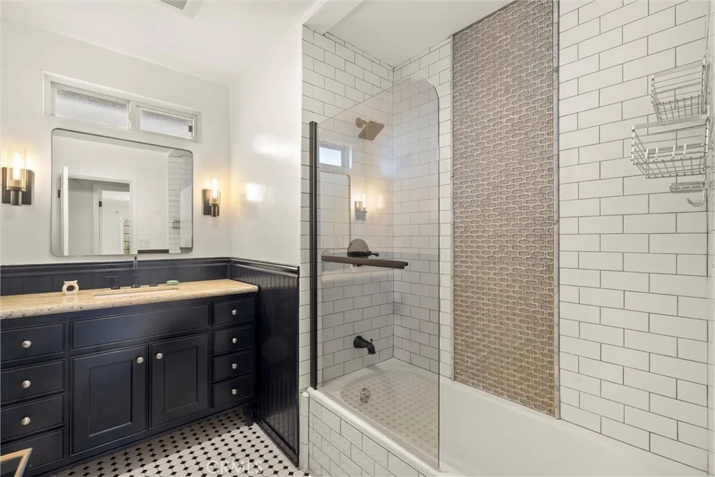 Additional image 21 of 2083 Parnell Way, Altadena, CA 91001