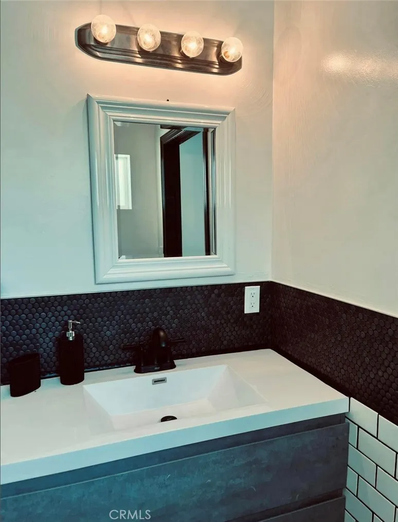 Additional image 15 of 7325 Matilija Avenue, Van Nuys, CA 91405