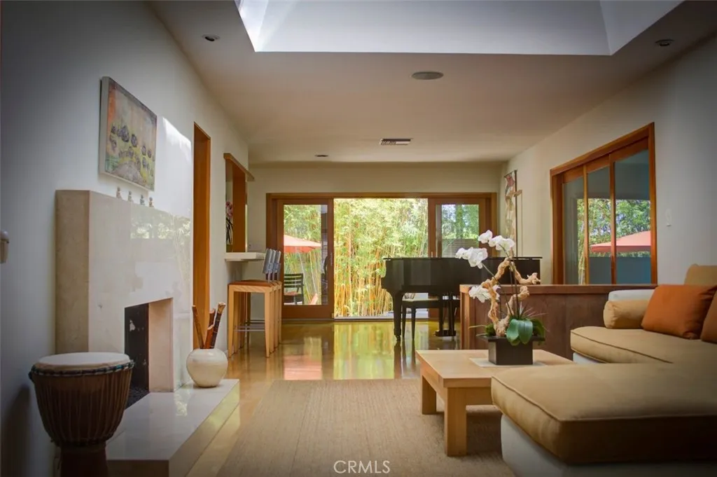 Additional image 43 of 1025 Indiana, Venice, CA 90291