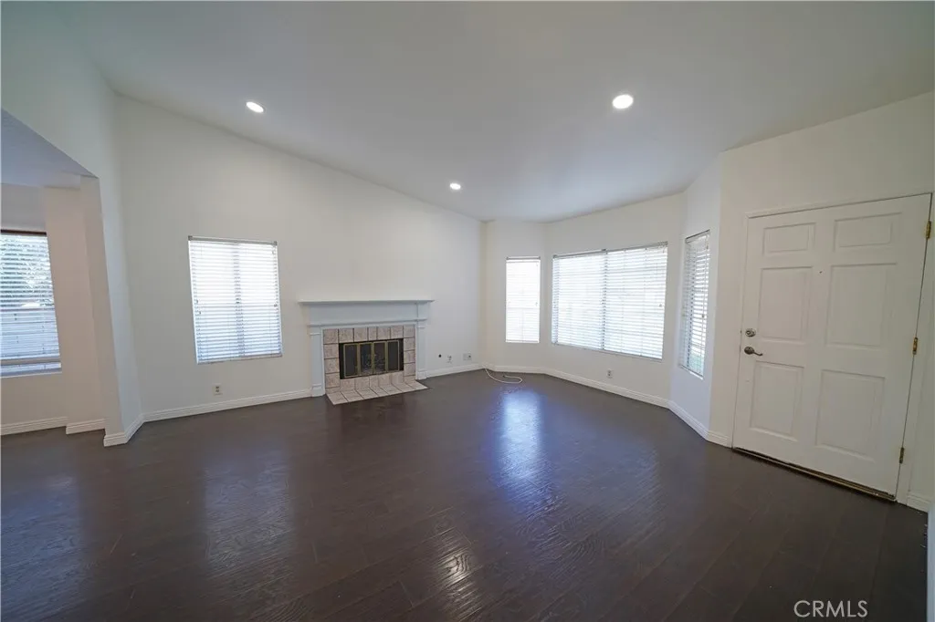 Additional image 4 of 27767 Crookshank Dr, Saugus, CA 91350