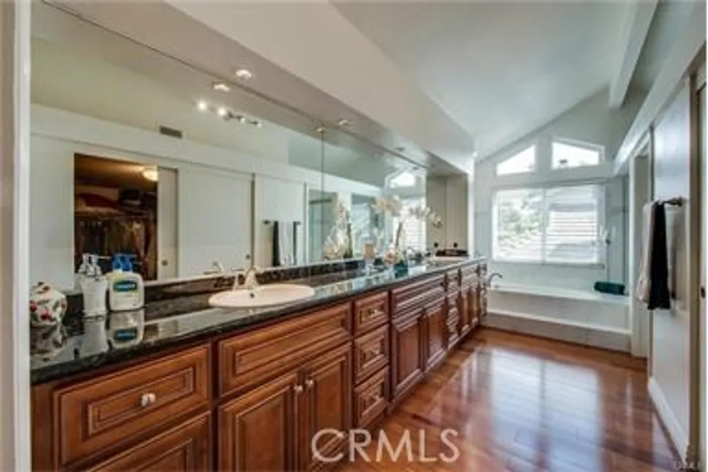 Additional image 20 of 11 Davis, Irvine, CA 92620