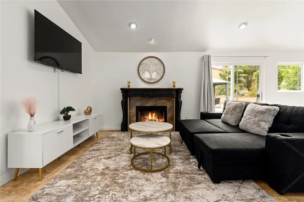 Additional image 4 of 20300 Oxnard, Woodland Hills, CA 91367