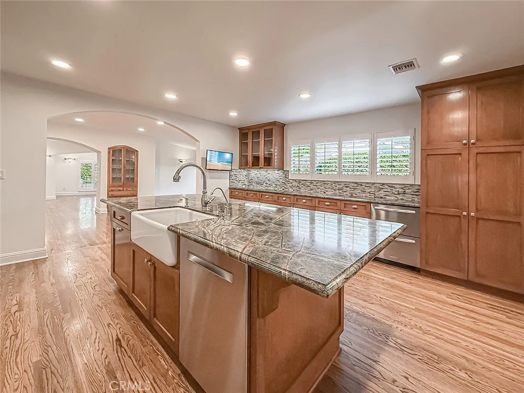 Additional image 79 of 15452 Varden, Sherman Oaks, CA 91403