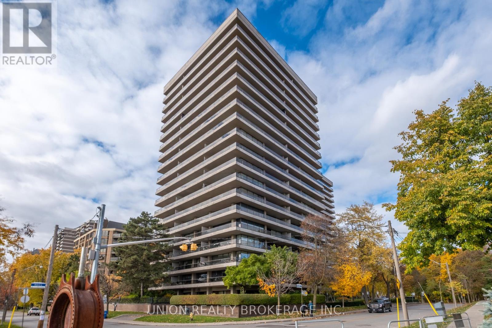 401 - 10 AVOCA AVENUE|Toronto (Rosedale-Moore Park), Ontario M4T2B7