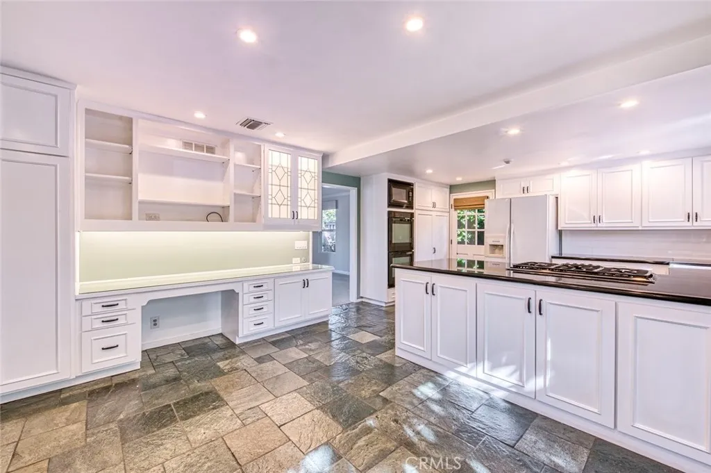 Additional image 13 of 2641 Alta Vista Dr, Newport Beach, CA 92660