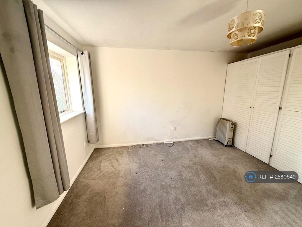 Additional image 17 of Bull Stag Green, Hatfield, AL9