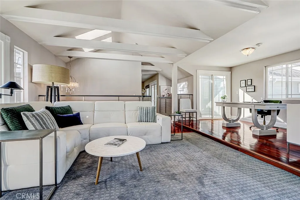 Additional image 11 of 718 S Broadway Unit C, Redondo Beach, CA 90277