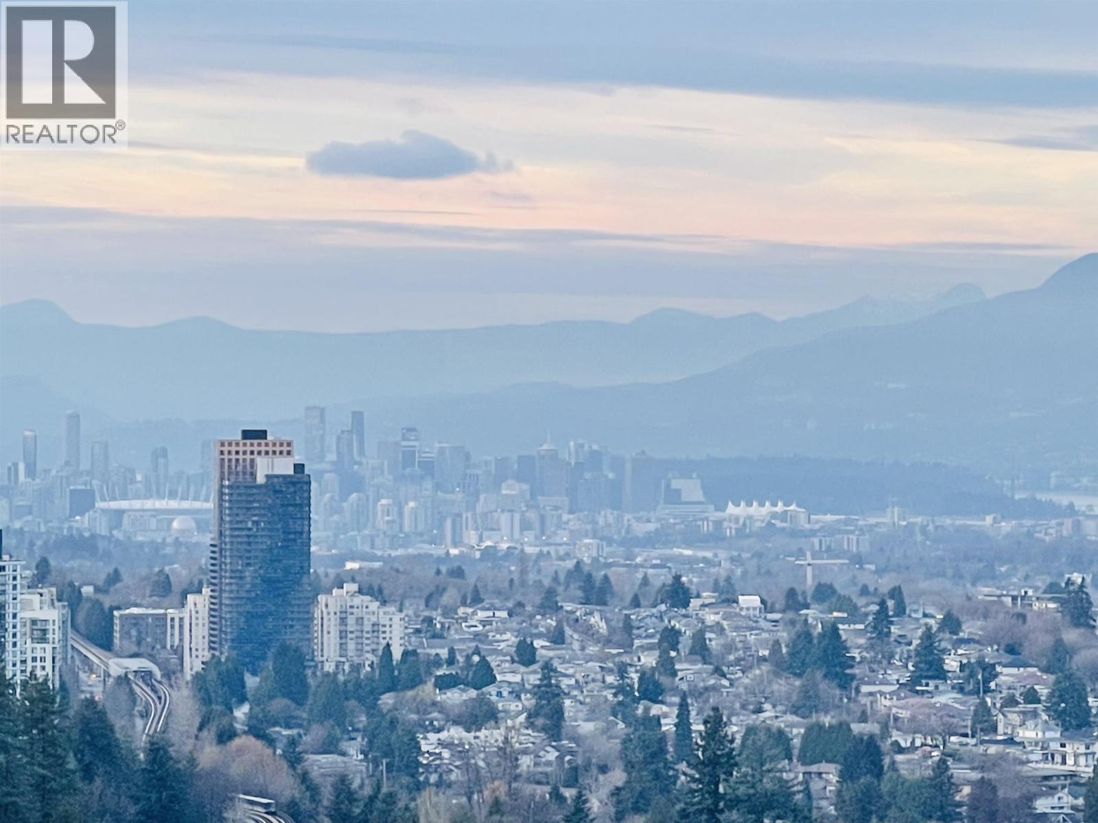 2508 6383 MCKAY AVENUE|Burnaby, British Columbia V5H0H8