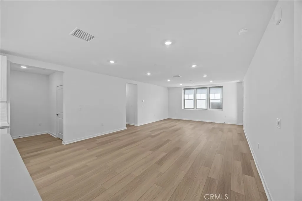 Additional image 46 of 6137 Valentina Way Unit 201, Eastvale, CA 92880