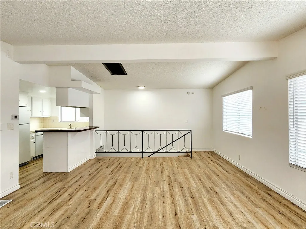 Additional image 3 of 326 10th Place, Manhattan Beach, CA 90266