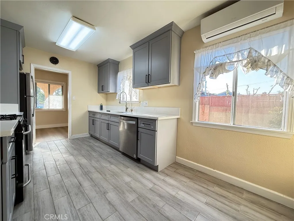 Additional image 8 of 1605 W Wisteria Place, Santa Ana, CA 92703