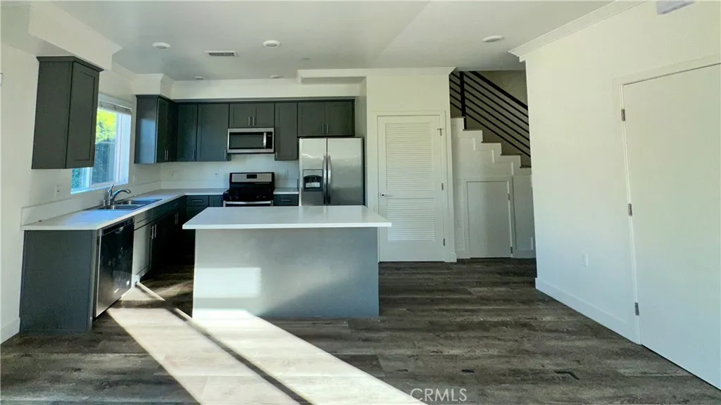 Additional image 5 of 14019 Vanowen Street Unit 104, Van Nuys, CA 91405