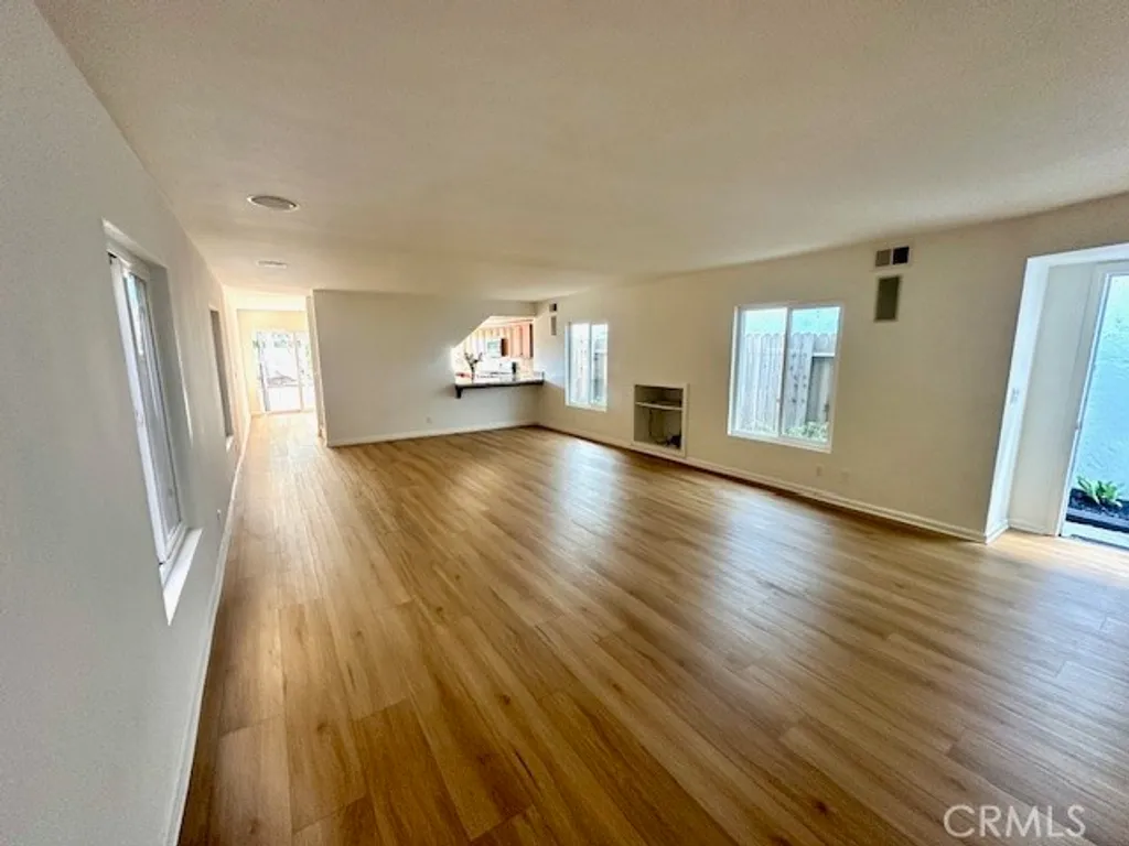 Additional image 6 of 111 Alabama St, Huntington Beach, CA 92648