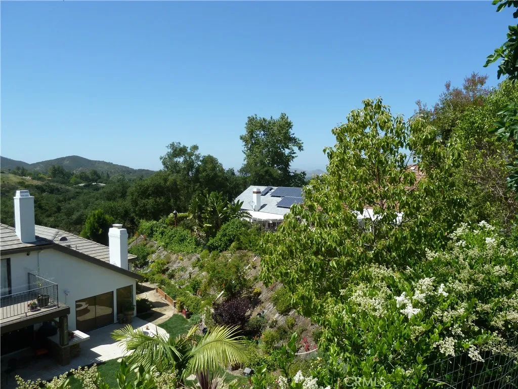 411 Newcastle Street, Thousand Oaks, CA 91361