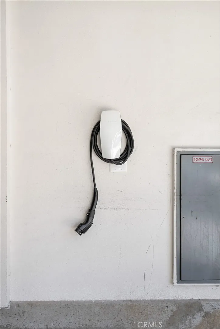 Additional image 86 of 2581 Arvia #3, Los Angeles, CA 90065