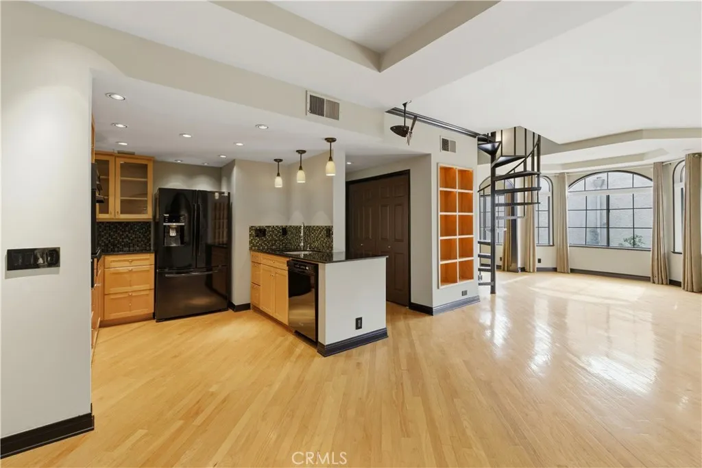 Additional image 5 of 14960 Dickens Street Unit 303, Sherman Oaks, CA 91403