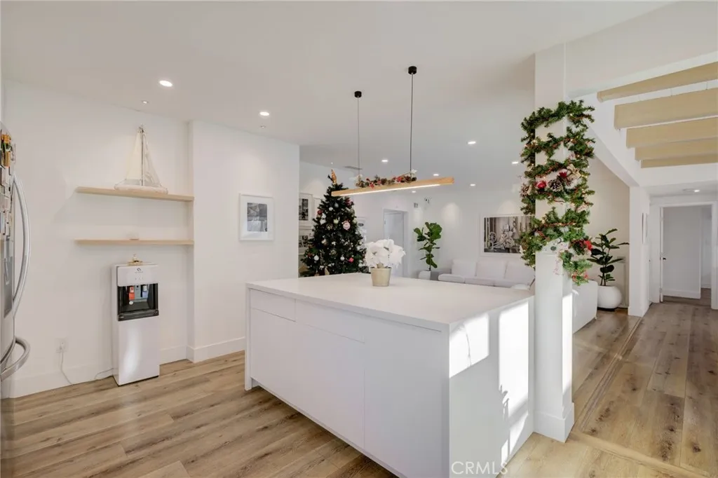 Additional image 38 of 8161 Encino Avenue, Northridge, CA 91325