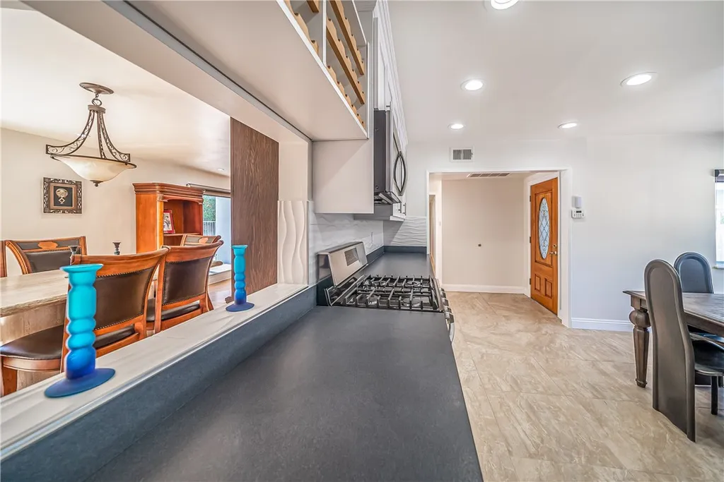 Additional image 14 of 23230 Ladrillo, Woodland Hills, CA 91367