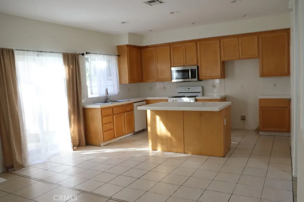 Additional image 21 of 16731 Parthenia Street Unit 3, Northridge, CA 91343