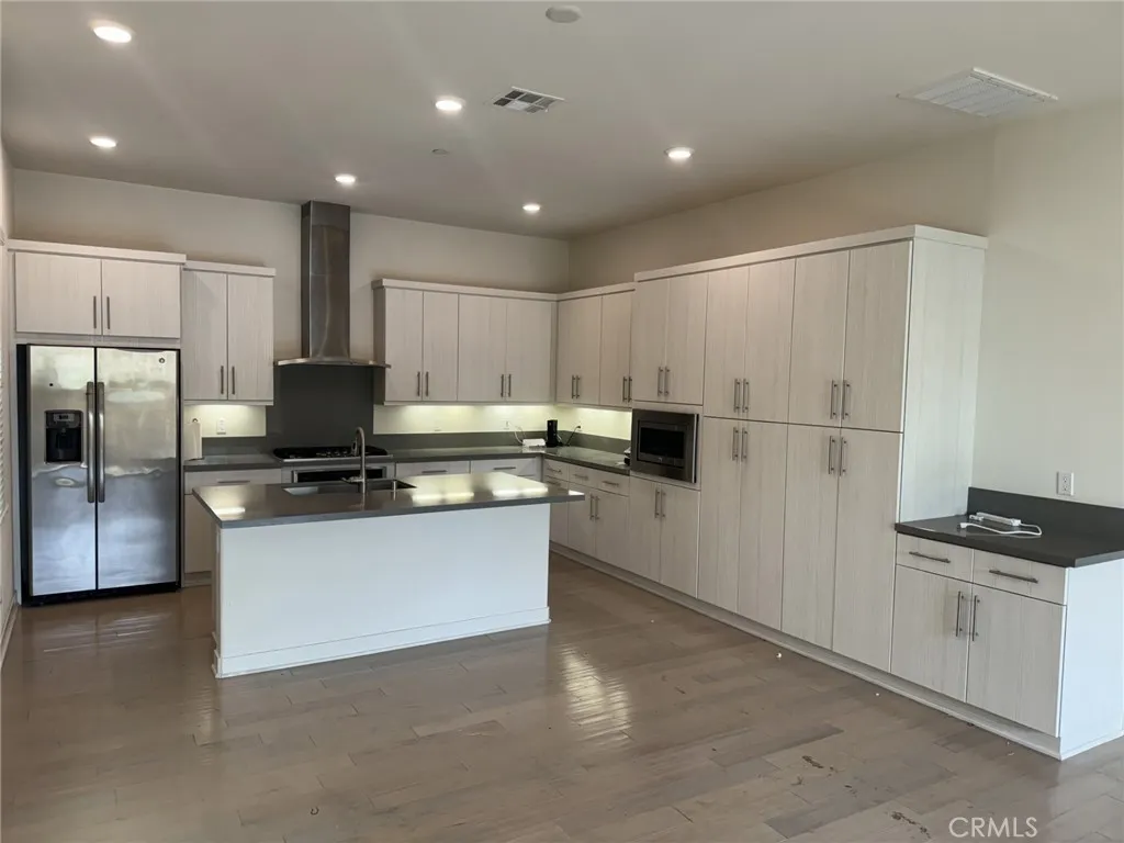 Additional image 7 of 233 Radial, Irvine, CA 92618