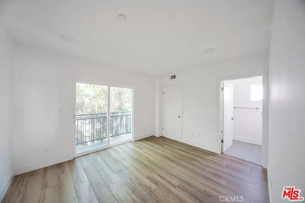 Additional image 126 of 2153 S West View Street, Los Angeles, CA 90016