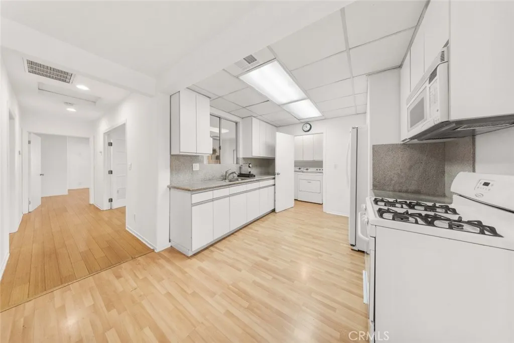 Additional image 7 of 12329 Burton, North Hollywood, CA 91605