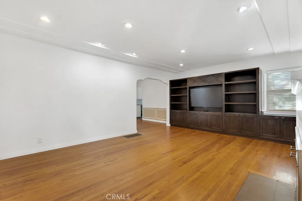 Additional image 16 of 626 Roselli St, Burbank, CA 91501