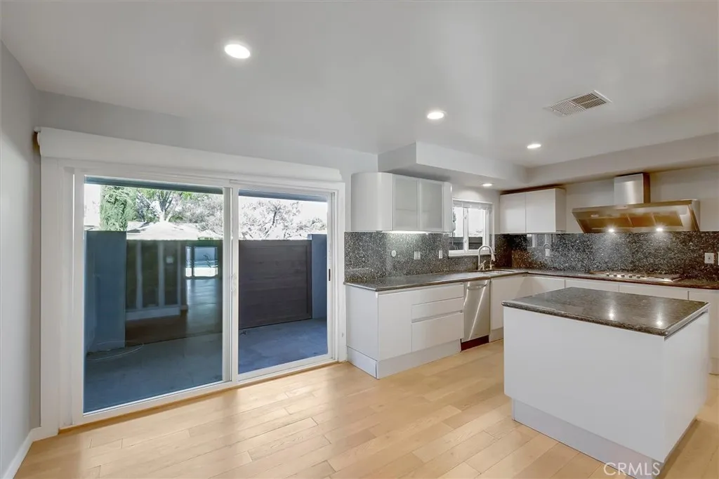 Additional image 21 of 24216 Calvert Street, Woodland Hills, CA 91367