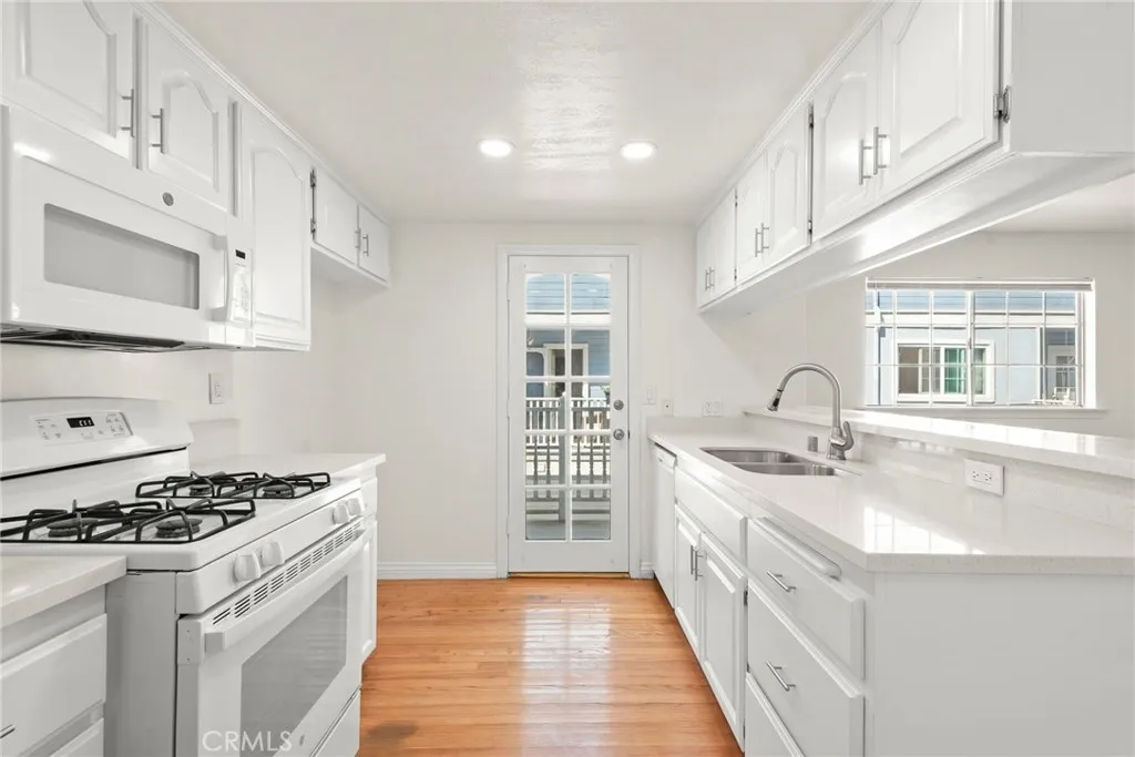 Additional image 16 of 313 N Broadway, Redondo Beach, CA 90277