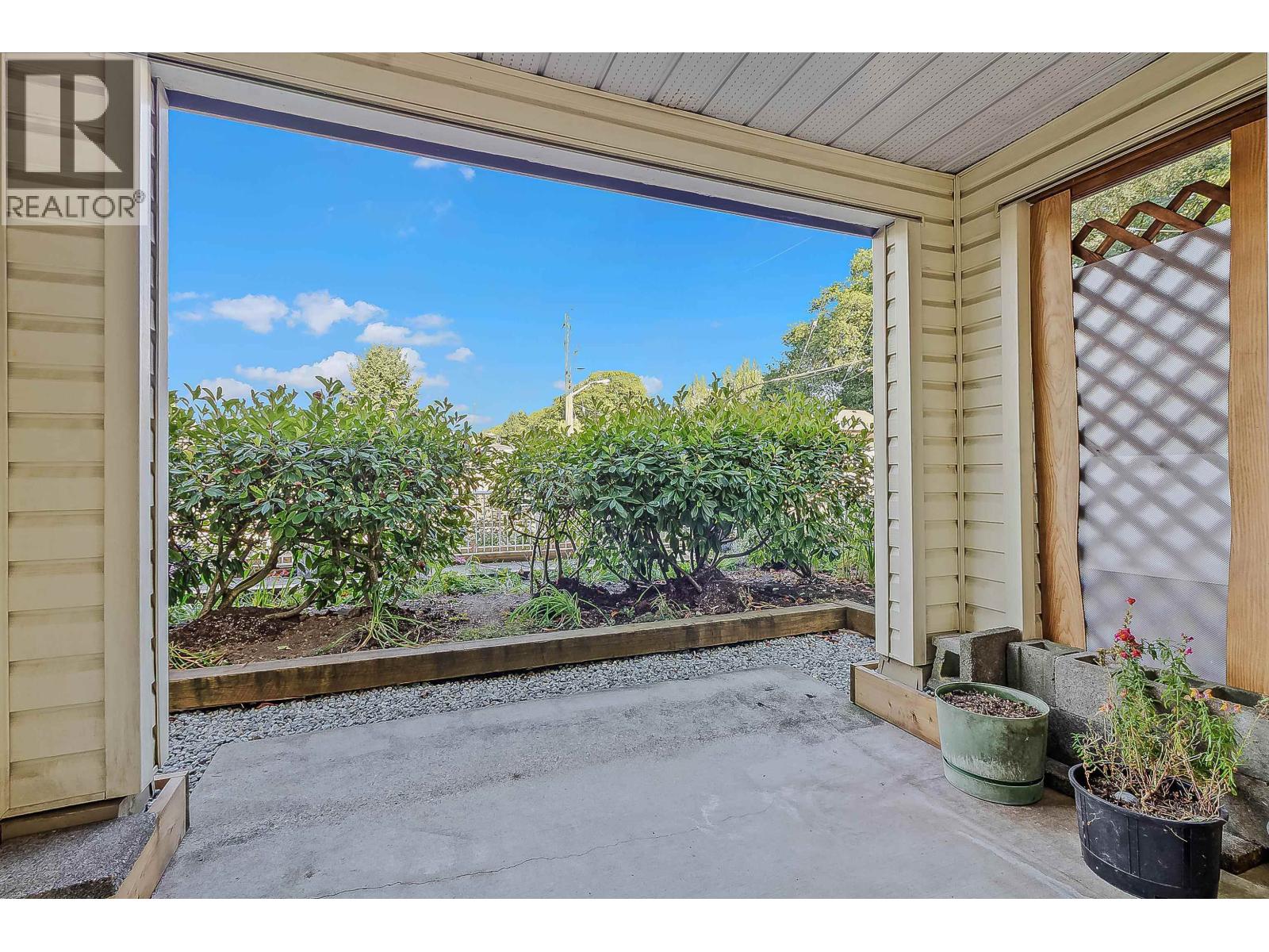 103 3624 FRASER STREET|Vancouver, British Columbia V5V4C8