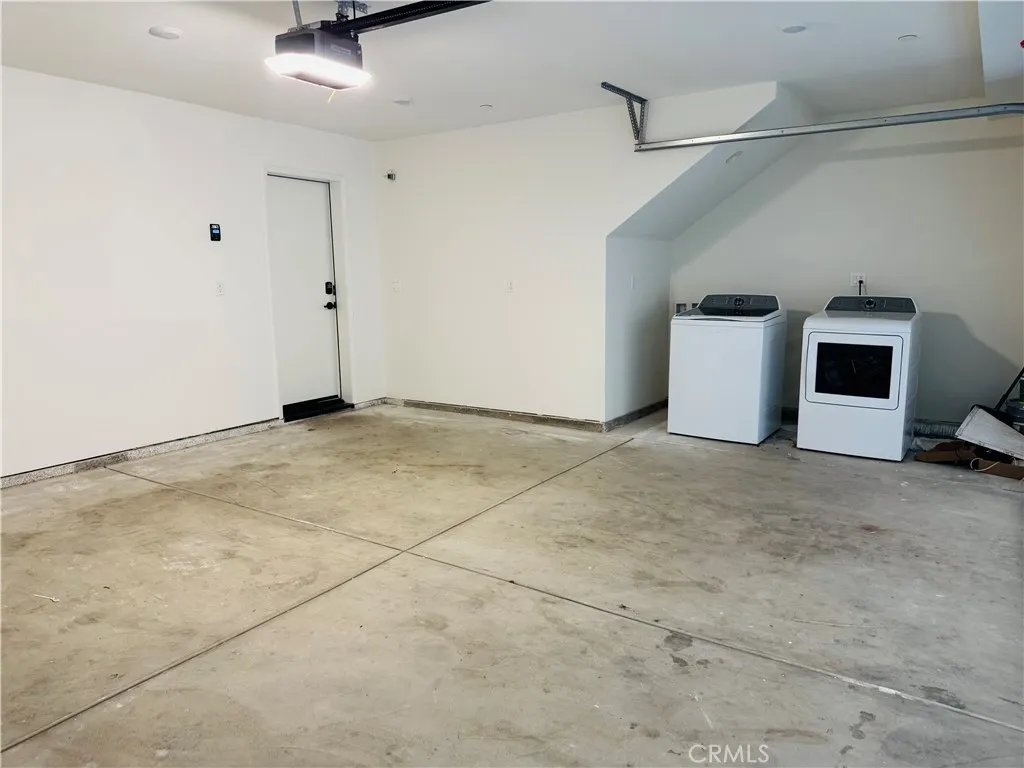 Additional image 39 of 11815 W Holly Way, Valley Village, CA 91607