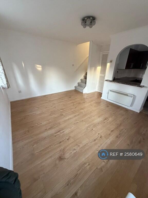 Additional image 6 of Bull Stag Green, Hatfield, AL9