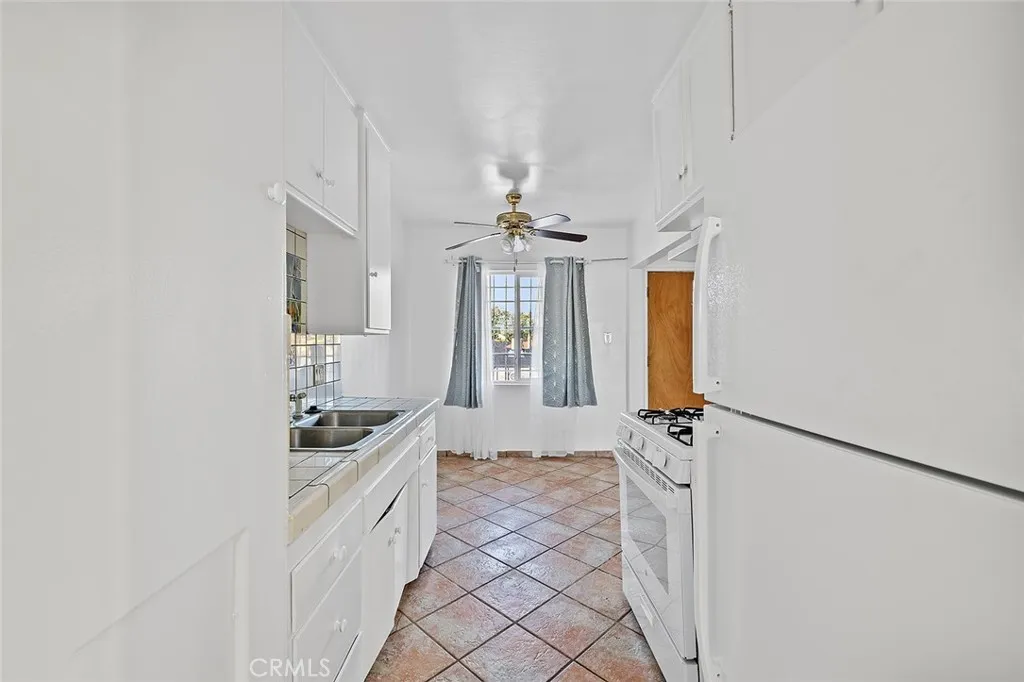 Additional image 29 of 330 W Laurel Street Unit C, Compton, CA 90220